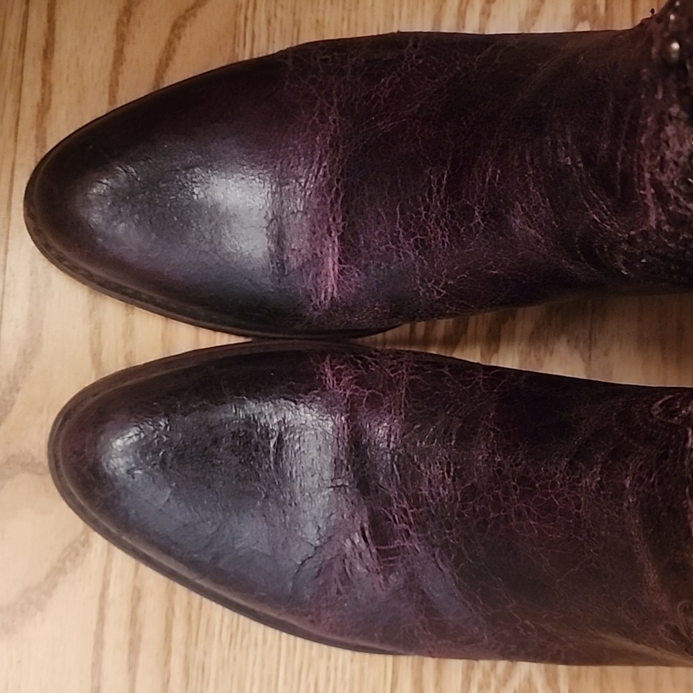 FRYE Distressed Leather Deborah Studded Ankle Boots. Size: 7 - Picture 11 of 12